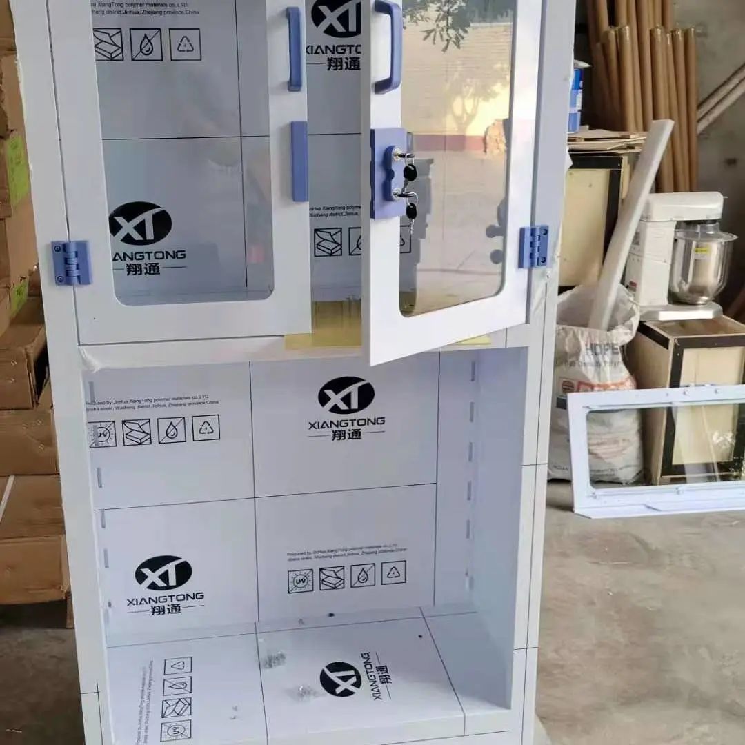 实验室台柜安装.jpg 实验室台柜安装.jpg